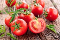 9-manfaat-tomat-buah-yang-disangka-sayur.jpg