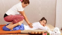 6-manfaat-thai-massage-yang-sudah-terbukti-secara-ilmiah-1610526384.jpg